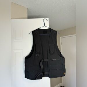 BLACK TAILOR “2 TACTICAL VEST” (BLACK) 
Shoulder 54cm 
Chest 107cm 
Length 64cm